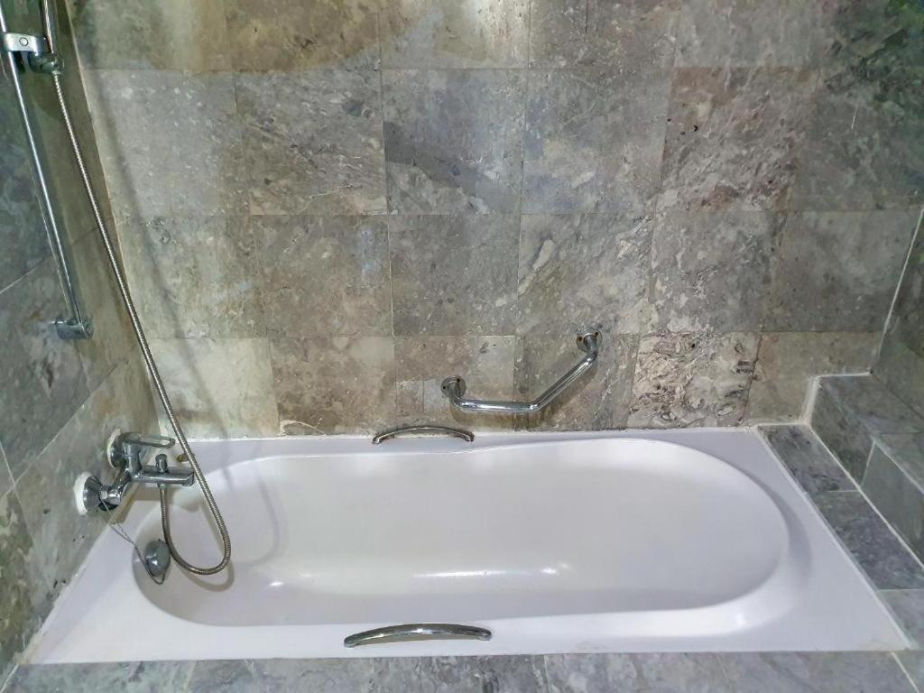 Hotel The Taksim Royal Patong