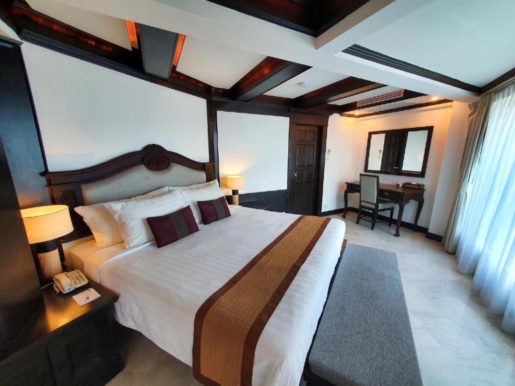 The Taksim Royal Patong
